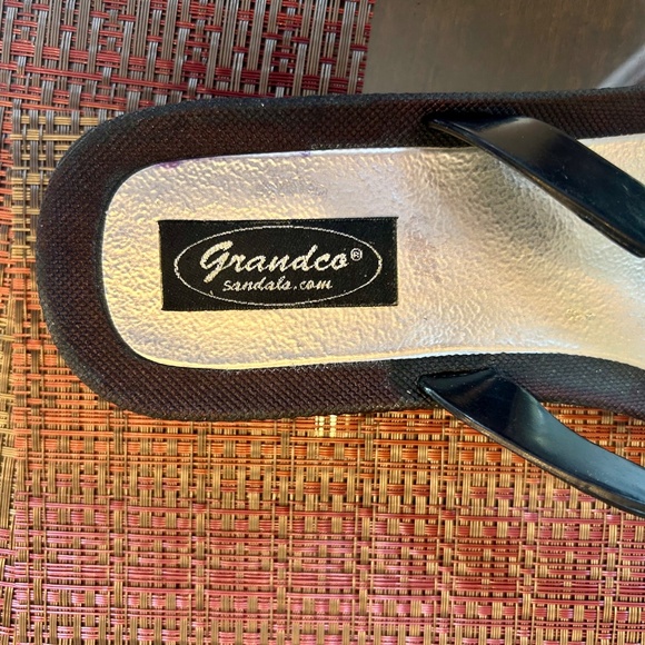 NEW Grand Co. Black Summer Thong Sandals with Pink, Purple, Green & Blue Gems 11 - Picture 7 of 9